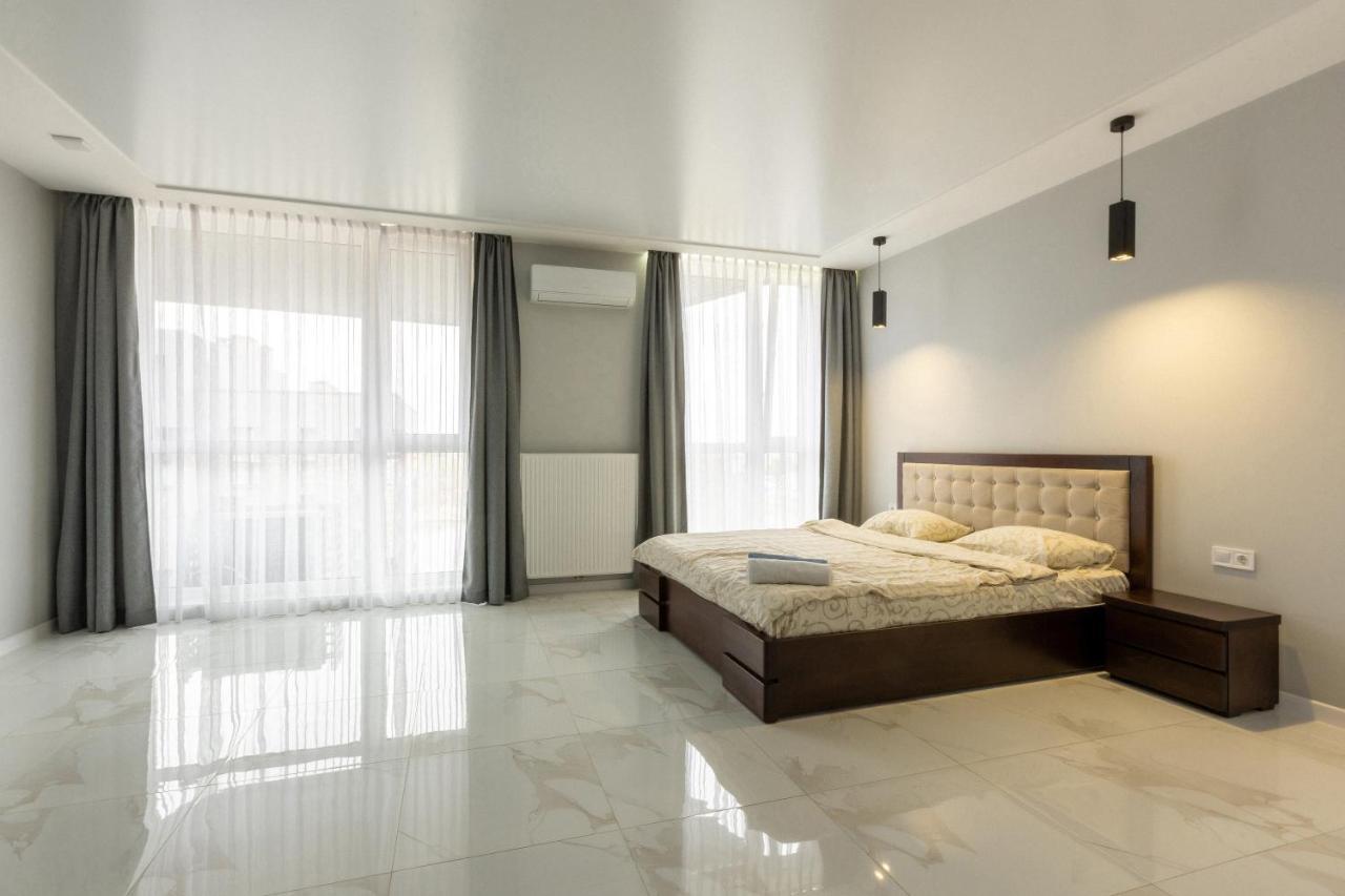Vip Apartment Near Center Liov Exterior foto
